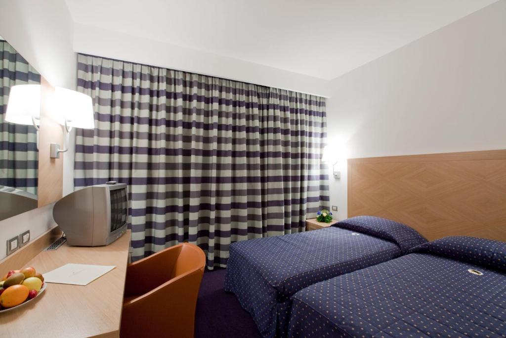 Centrum Palace Hotel & Resorts Καμπομπάσο Δωμάτιο φωτογραφία