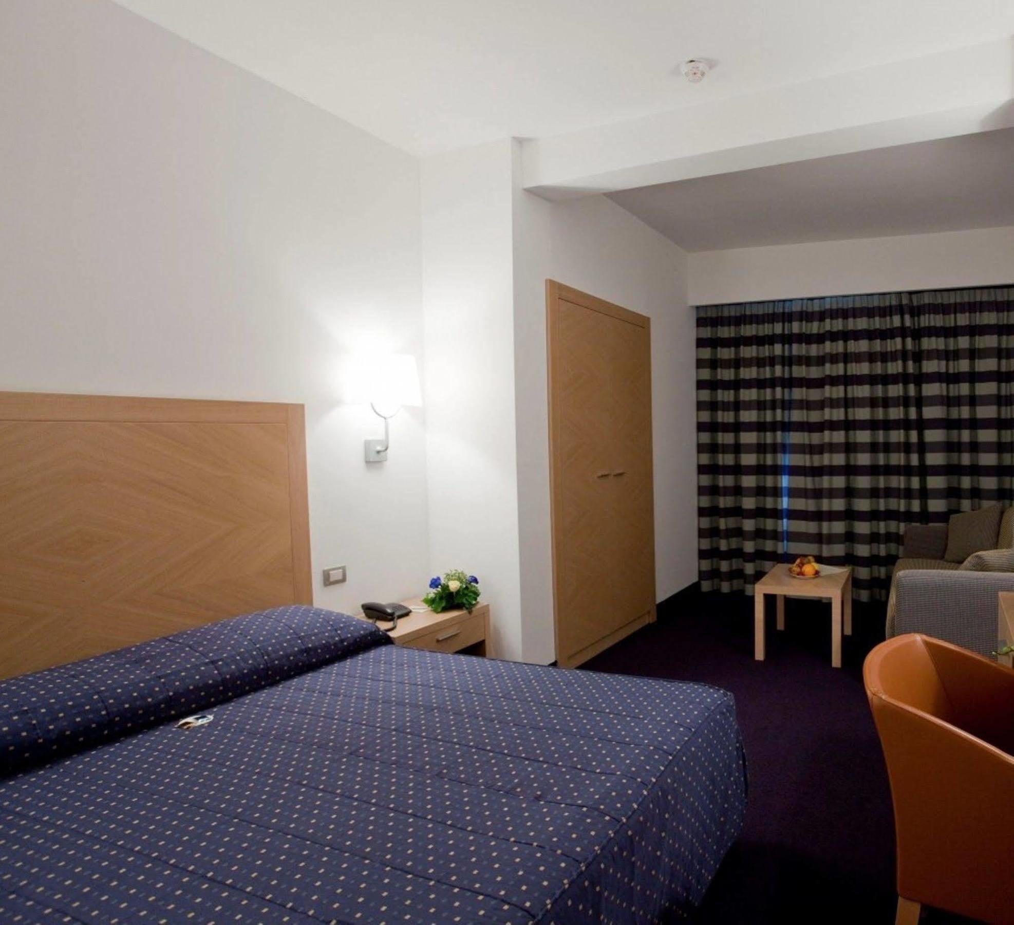 Centrum Palace Hotel & Resorts Καμπομπάσο Εξωτερικό φωτογραφία