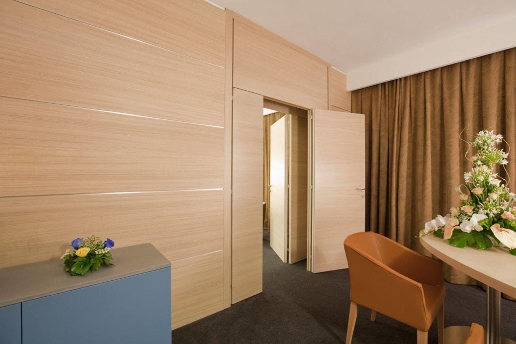 Centrum Palace Hotel & Resorts Καμπομπάσο Εξωτερικό φωτογραφία