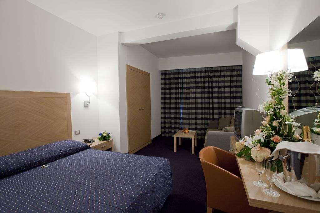 Centrum Palace Hotel & Resorts Καμπομπάσο Δωμάτιο φωτογραφία