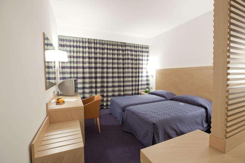 Centrum Palace Hotel & Resorts Καμπομπάσο Δωμάτιο φωτογραφία